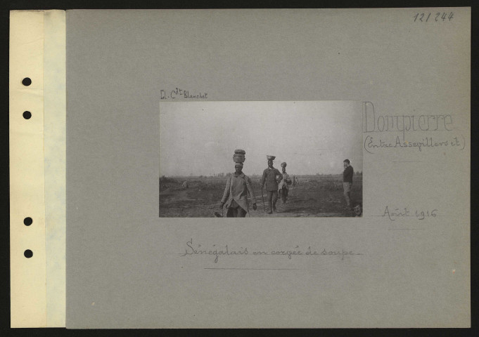 Dompierre (entre Assevillers et). Sénégalais en corvée de soupe