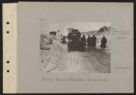 Broyes (près). Route de Breteuil à Montdidier : cheval tombé