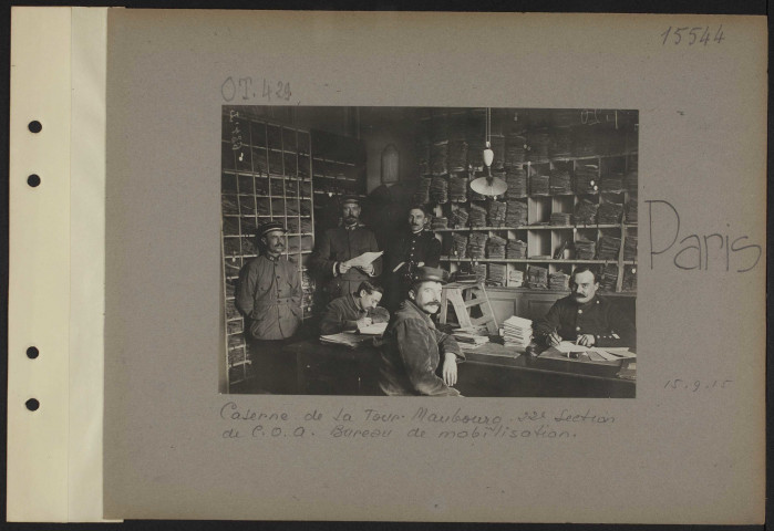 Paris. Caserne de la Tour-Maubourg. 22e section de commis et ouvriers militaires d'administration. Bureau de mobilisation