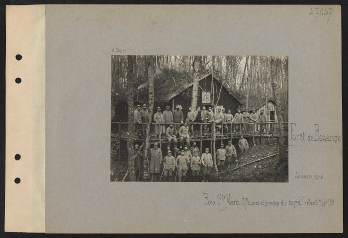 Forêt de Bezange. Bois Sainte-Marie. Officiers et gradés du 257e d'infanterie, 20e compagnie