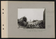 Avricourt. Destructions systématiques par les Allemands : la ferme du château détruite (bâtiment central)