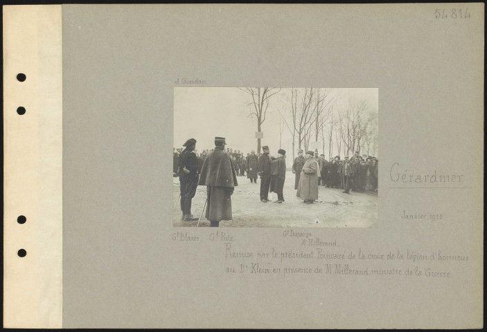 Gérardmer. Remise par le président Poincaré de la croix de la Légion d'honneur au Docteur Klein en présence de M. Millerand, ministre de la Guerre