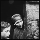 Portraits de personnes vivant dans des habitats précaires