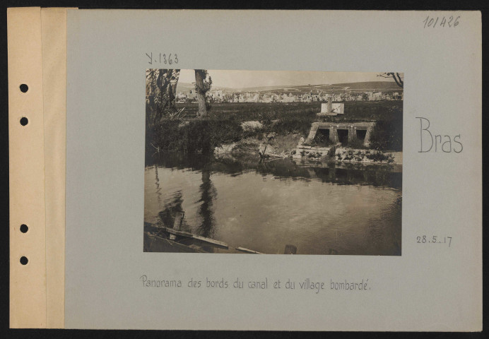 Bras. Panorama des bords du canal et du village bombardé