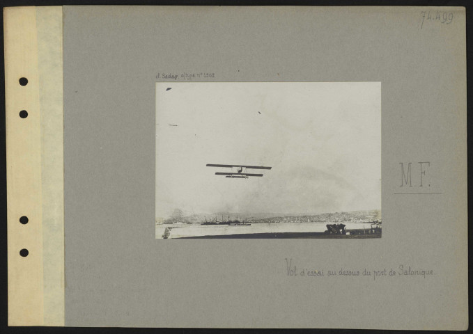 Salonique (Grèce). MF. Vol d'essai au-dessus du port