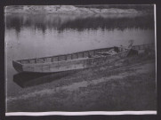 Sibérie. Barge servant au transport des aliments venant de la Petchora
