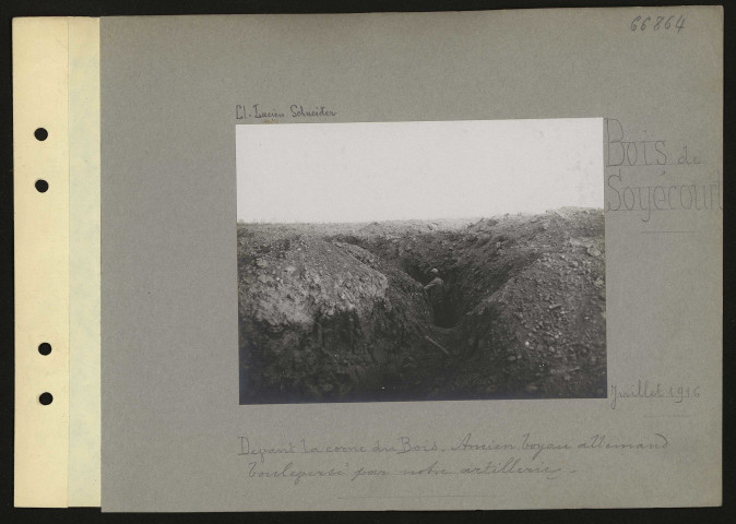 Bois de Soyécourt. Devant la corne du bois. Ancien boyau allemand bouleversé par notre artillerie