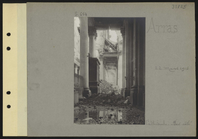 Arras. Cathédrale. Bas-côté