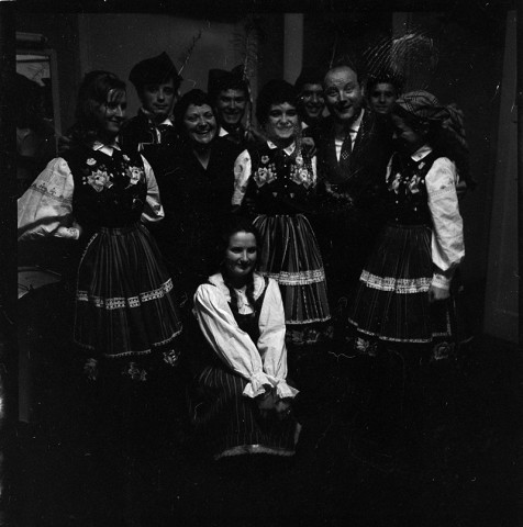 Meeting pour la reconnaissance définitive de la frontière Oder-Neisse (France-Pologne) : spectacle de danse traditionnelle, discours de Marcel-Edmond Naegelen