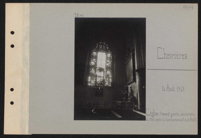 Chevrières. L'église : transept gauche ; une verrière de 1540 après le bombardement du 10 août