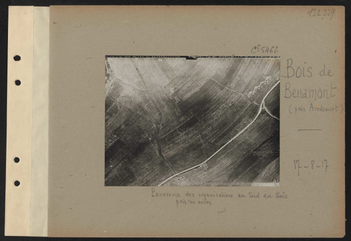 Bois de Benamont (près Arracourt). Panorama des organisations au sud du bois pris en avion
