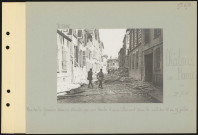 Châlons-sur-Marne. Rue de la Gravière. Maisons atteintes par une bombe d'avion allemand dans la nuit du 18 au 19 juillet