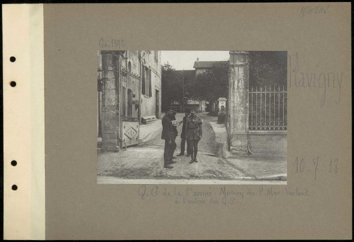 Flavigny. Quartier général de la 8e armée. Mission du P. Mac Farland à l'entrée du quartier général