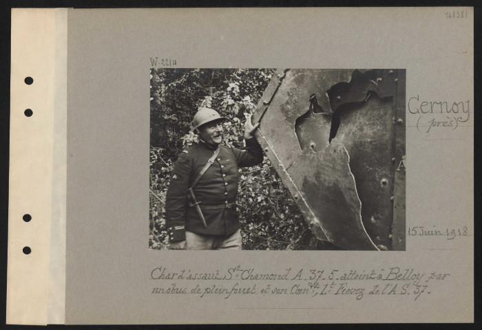 Cernoy (près). Char d'assaut Saint-Chamond A 37.5 atteint à Belloy par un obus de plein fouet et son commandant, lieutenant Fievez de l'AS 37