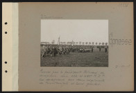 Gonesse. Remise par le président Poincaré, de drapeaux aux 232e et 285e RIT. Les drapeaux des deux régiments de territoriale et leurs gardes