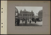 Paris. Place de l'Opéra, un jour de bombardement. La circulation sur la place