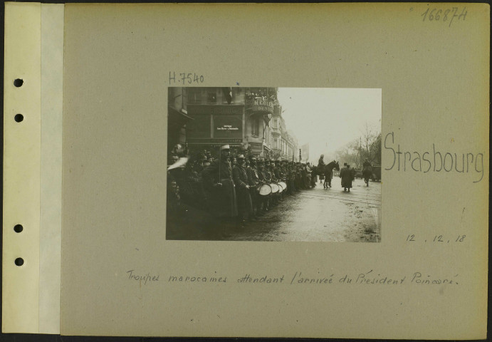 Strasbourg. Troupes marocaines attendant l'arrivée du président Poincaré