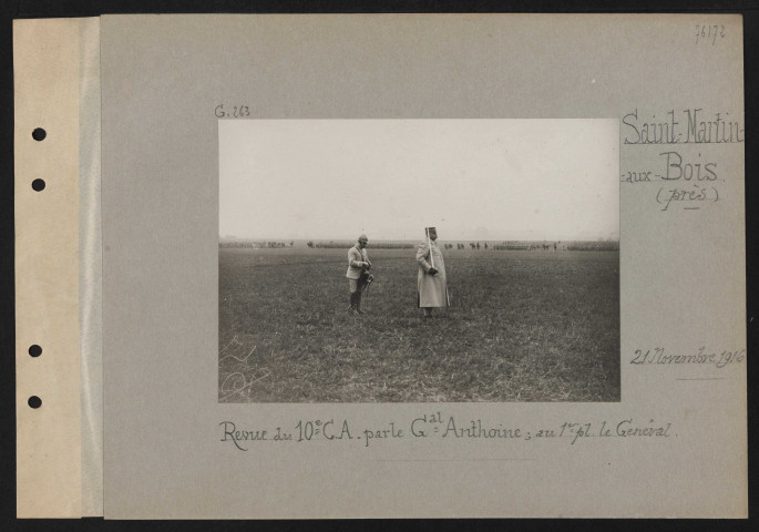 Saint-Martin-aux-Bois (près). Revue du 10e CA par le général Anthoine ; au premier plan le général