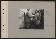Bailly. Lignes françaises ; officiers observant les ouvrages ennemis par les créneaux d'un mur