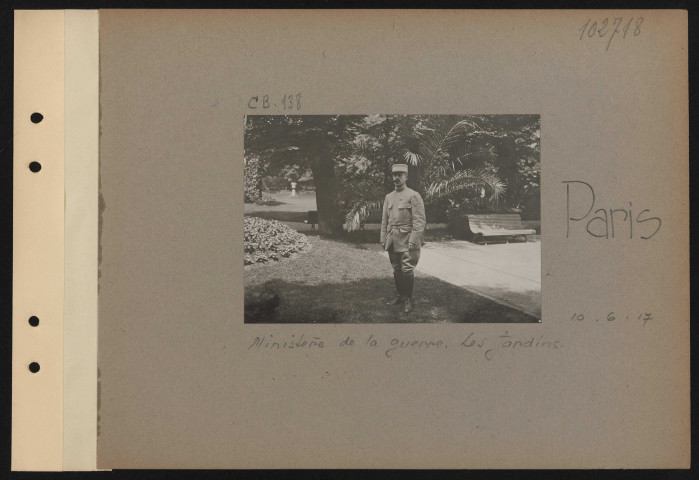 Paris. Ministère de la guerre. Les jardins