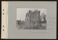 Plessier-de-Roye. Le château : tourelle et façade Renaissance