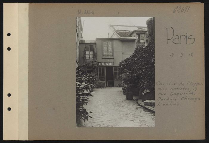 Paris. Cantine de l'appui aux artistes, 19 rue Daguerre. Cantine Chicago. L'entrée
