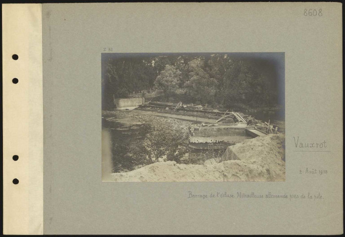 Vauxrot. Barrage de l'écluse. Mitrailleuse allemande se trouve près de la pile