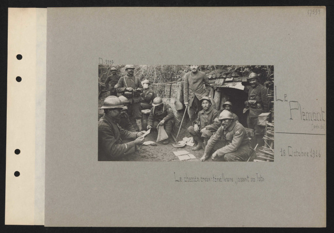 Le Plémont. Le chemin creux : travailleurs jouant au loto