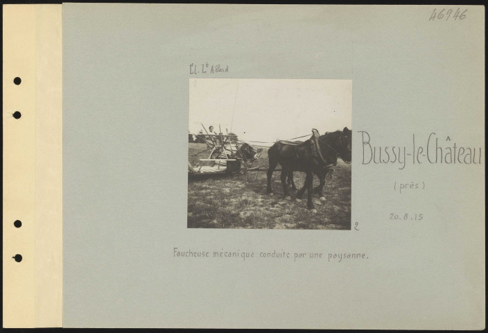 Bussy-le-Château (près). Faucheuse mécanique conduite par une paysanne