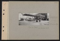 Compiègne. Place du palais : avion allemand 37 IV