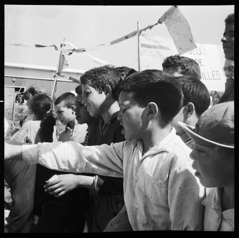 Fête d'enfants avec des jeux organisés (suite)