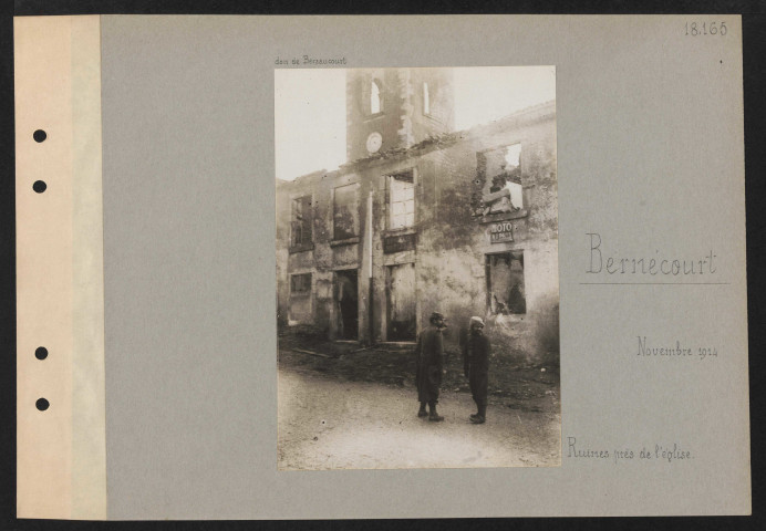 Bernécourt. Ruines près de l'église