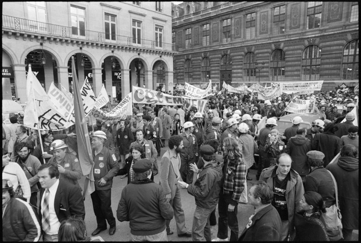 Manifestation des mineurs du Nord au Palais Royal. Meeting de LO : Arlette Laguiller
