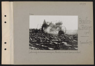 Beaulieu-les-Fontaines (près). Labourage du terrain reconquis ; tracteur conduit par un soldat