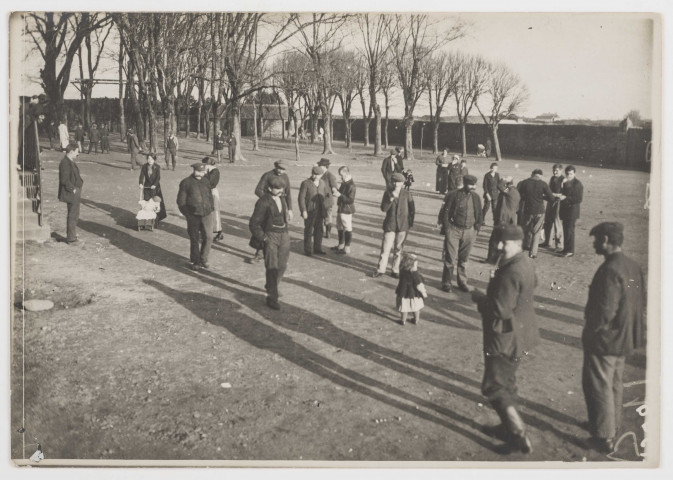 Guerande. Cour du grand séminaire. Dépôt d'internés