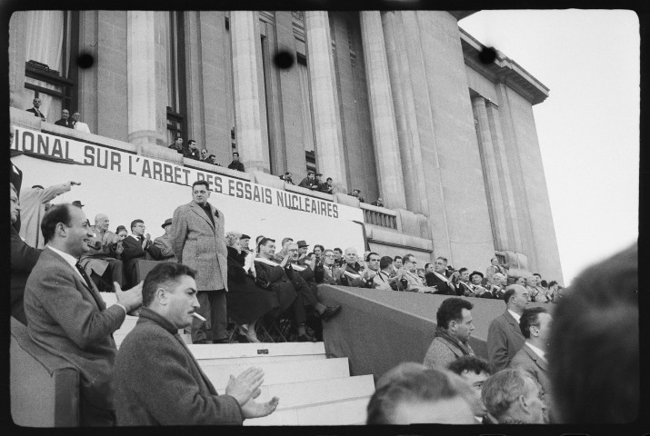 Rassemblement à Puteaux pour le désarmement