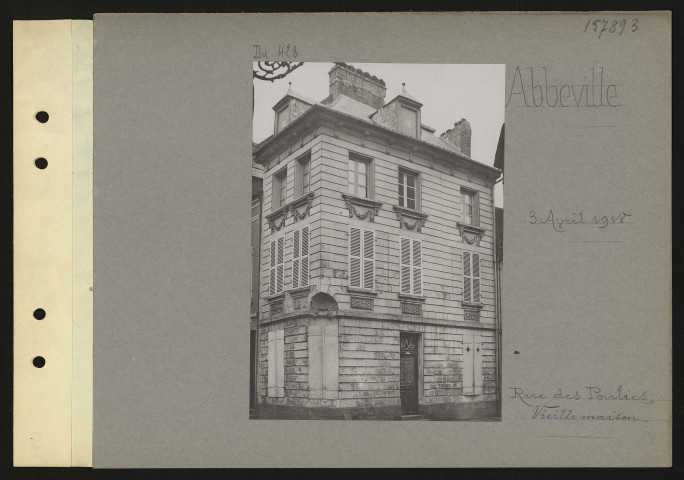 Abbeville. Rue des Poulies, vieille maison