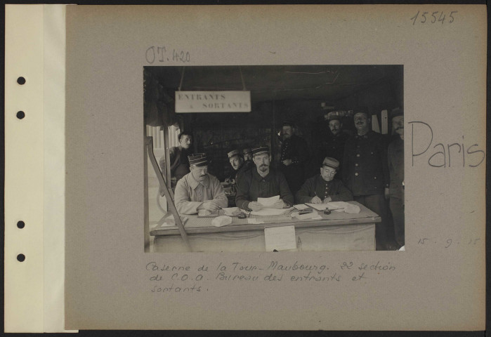 Paris. Caserne de la Tour-Maubourg. 22e section de commis et ouvriers militaires d'administration. Bureau des entrants et sortants