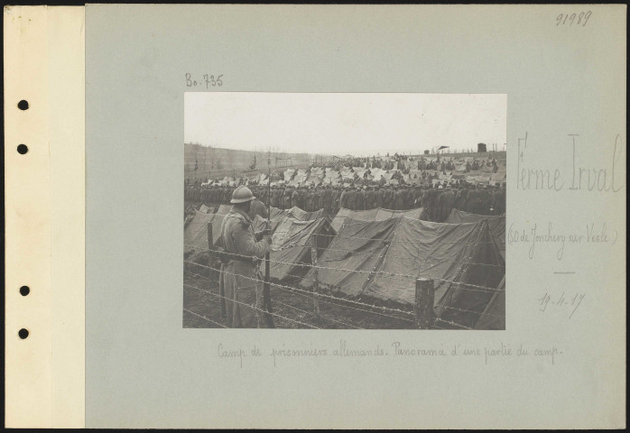 Ferme Irval (sud-ouest de Jonchery-sur-Vesle). Camp de prisonniers allemands. Panorama d'une partie du camp
