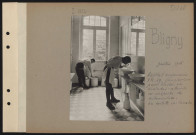 Bligny. Hôpital temporaire V.R. 67. Sanatorium pour blessés et malades atteints ou suspects de tuberculose. La toilette au lavabo