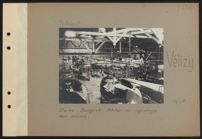 Vélizy. Usine Bréguet. Atelier de capotage des avions