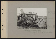 Laverrière. Expériences de motoculture : tracteur agricole du Creuzot ; la roue motrice