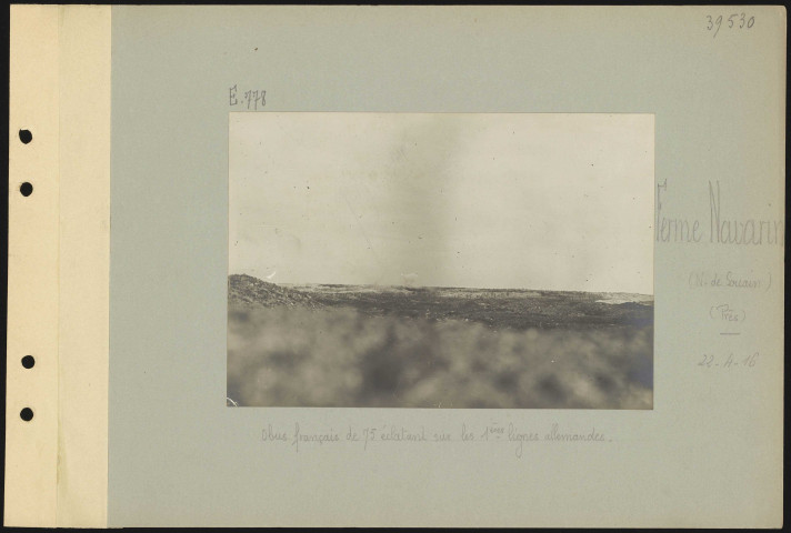 Ferme Navarin (nord de Souain) (près). Obus français de 75 éclatant sur les premières lignes allemandes