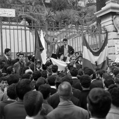 Manifestation contre Franco lors de l'exécution de Julian Grimau