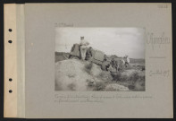 Champlieu. Terrain d'instruction : chars d'assaut Scheider resté en panne en franchissant une tranchée