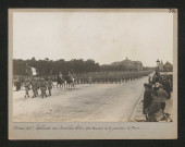 Esplanade des Invalides. Revue des troupes de la garnison de Paris