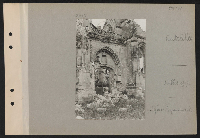 Autrêches. L'église : le grand portail