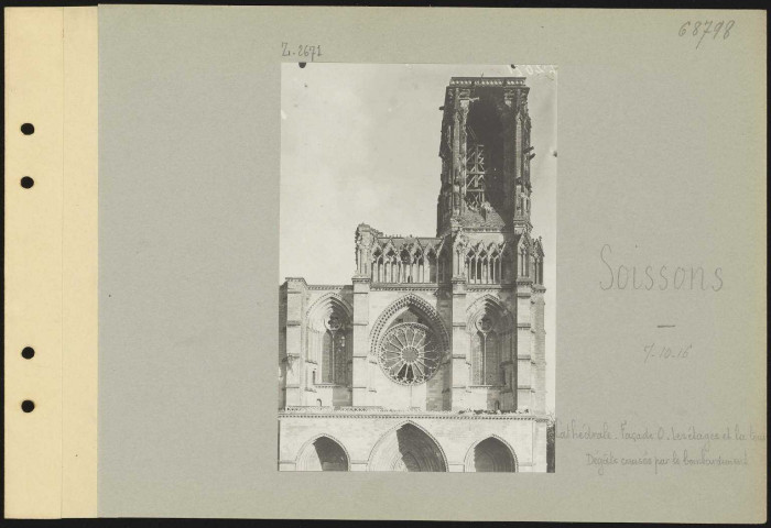 Soissons. Cathédrale. Façade ouest. Les étages et la tour. Dégâts causés par le bombardement