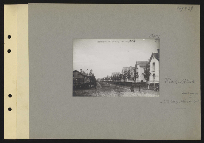 Hénin-Liétard. Cité Darcy. Allée principale