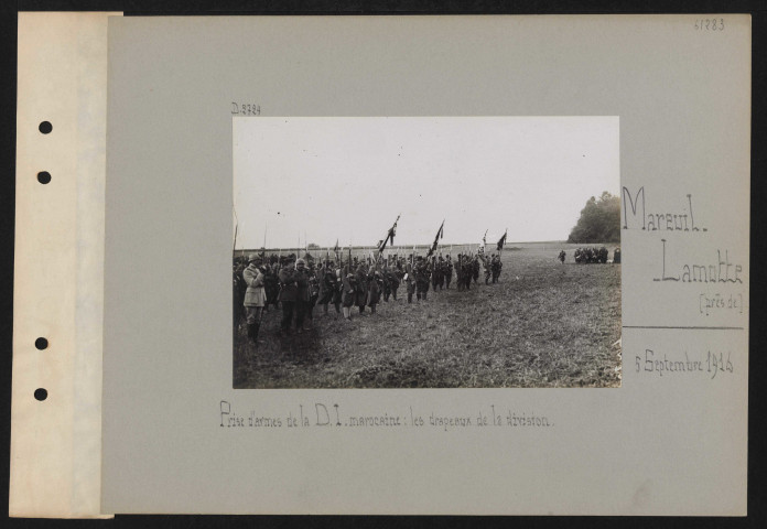 Mareuil-Lamotte (près de). Prise d'armes de la DI marocaine : les drapeaux de la division